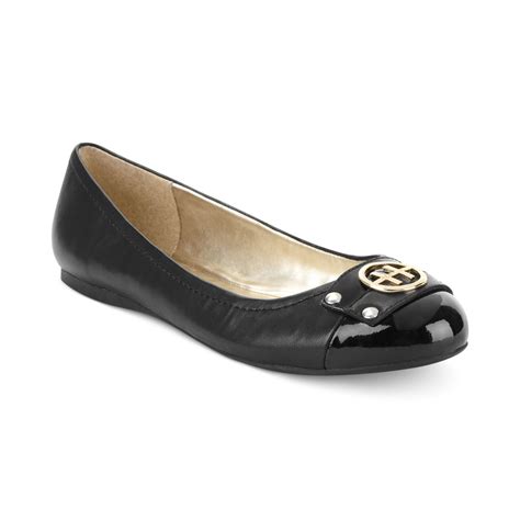 tommy hilfiger women's flat shoes.